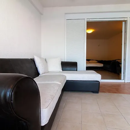 Apartments Maestral