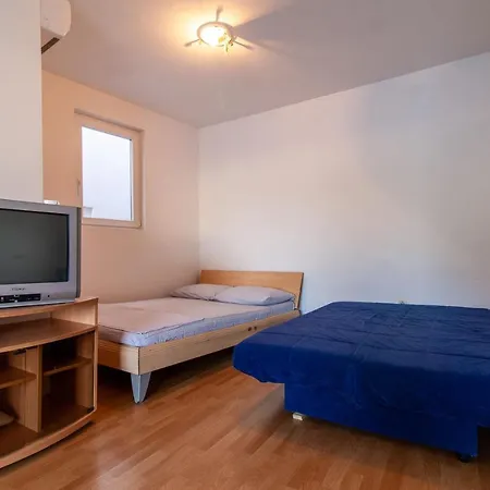דירה Apartments Maestral