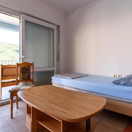 דירה Apartments Maestral נאום